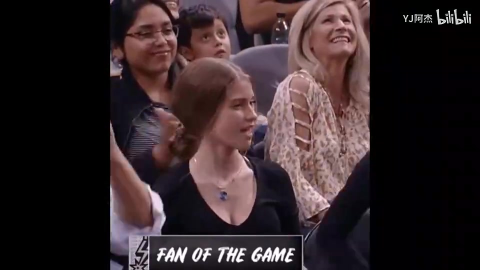 19年馬刺主場的美女觀眾 像是從電影里走出來的女主