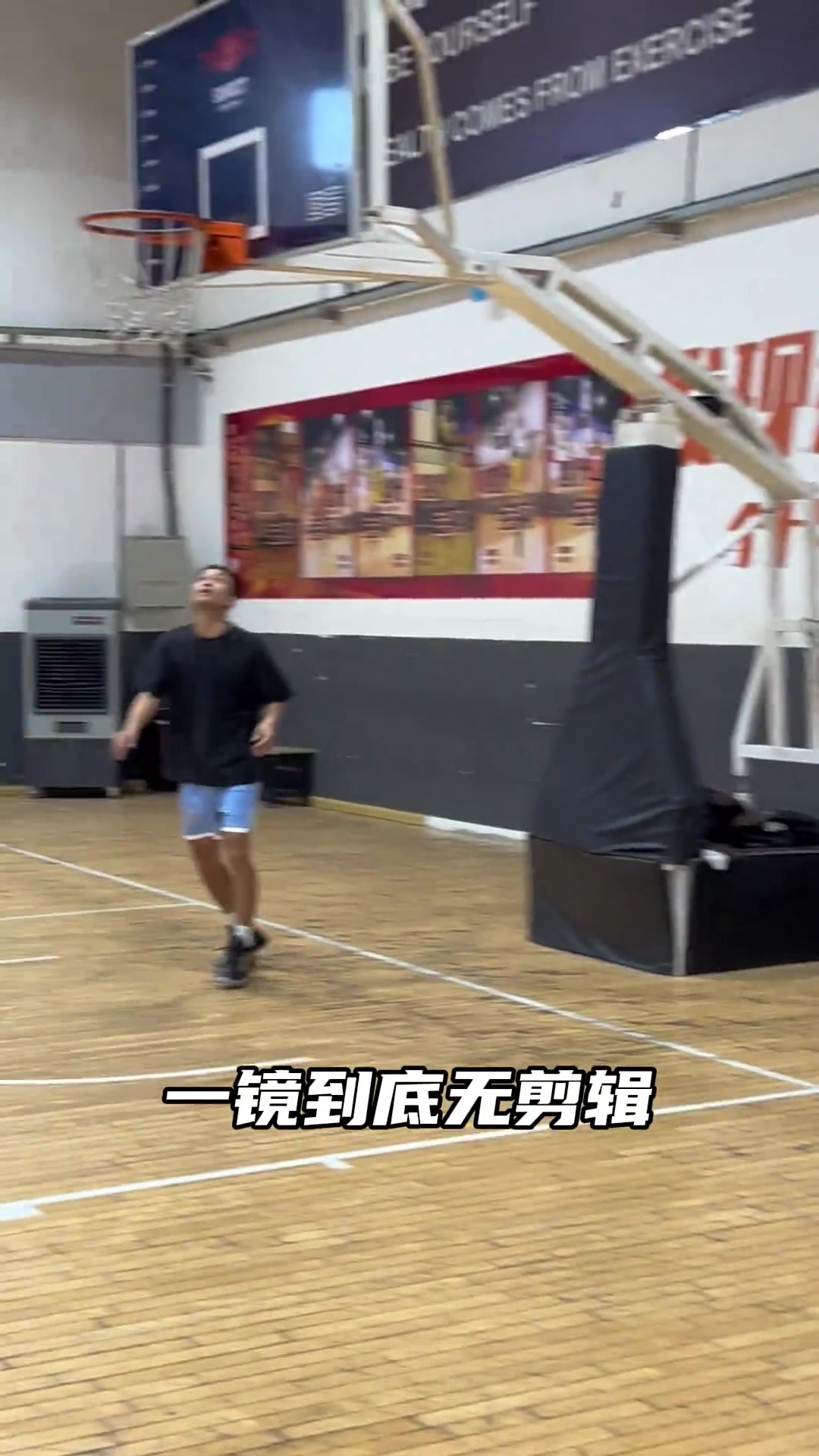 追夢(mèng)為百分戰(zhàn)訓(xùn)練不得不說(shuō)這投籃是真準(zhǔn)