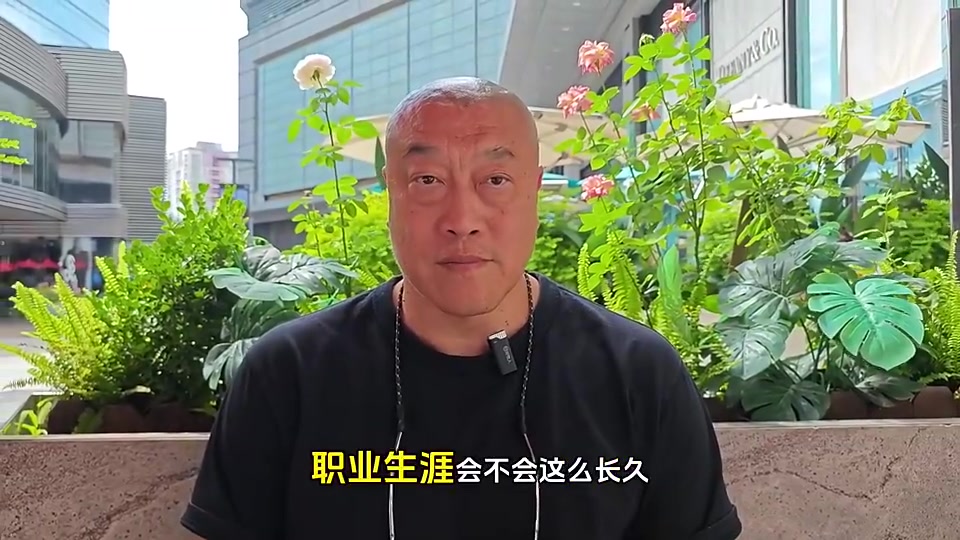 詹姆斯回到喬丹時代能拿4個冠軍嗎馬健詹姆斯的身體天賦更強