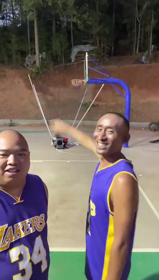 投籃真得可以練出來貴州科比這底角三分投的真準(zhǔn)啊