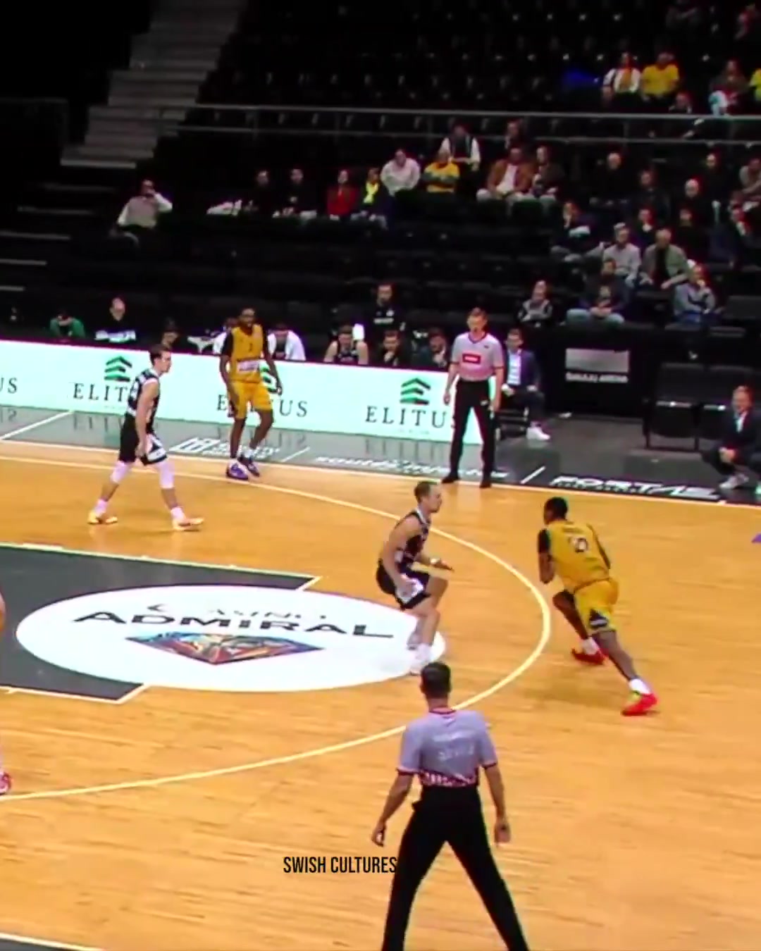 終于追上了年輕的自己湖人舊將雷迪什在立陶宛聯(lián)賽打巨星球啊