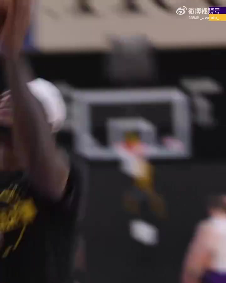 吃餅吃爽了艾頓在湖人訓練中頻頻上演空接暴扣