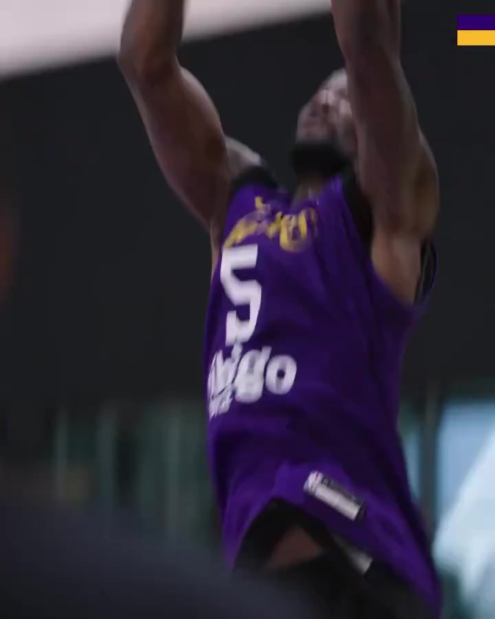 艾頓新賽季在77老詹小里身邊打球真的會有吃不完的餅