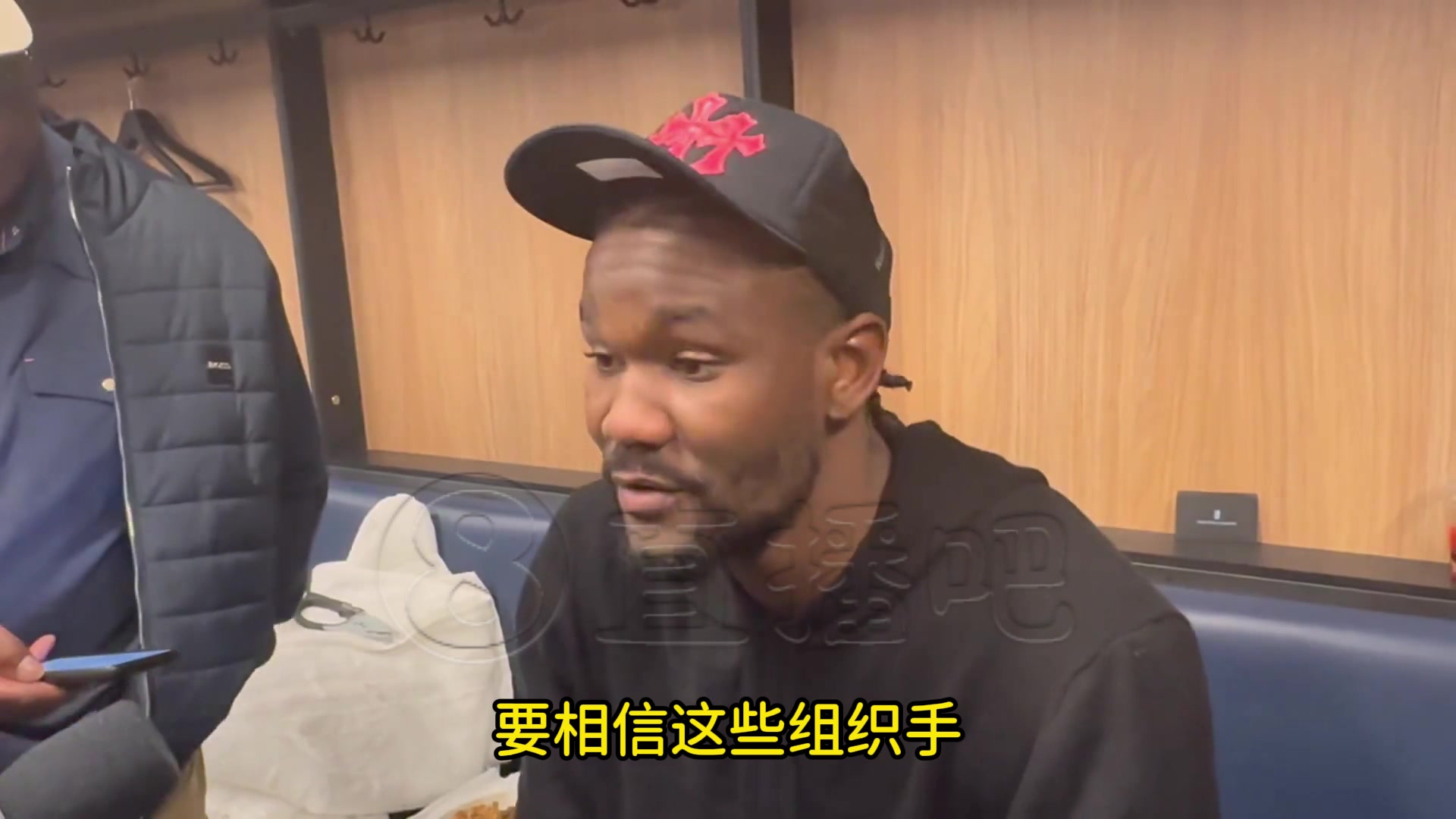 艾頓有東契奇詹姆斯里夫斯在我想不接到球都難啊