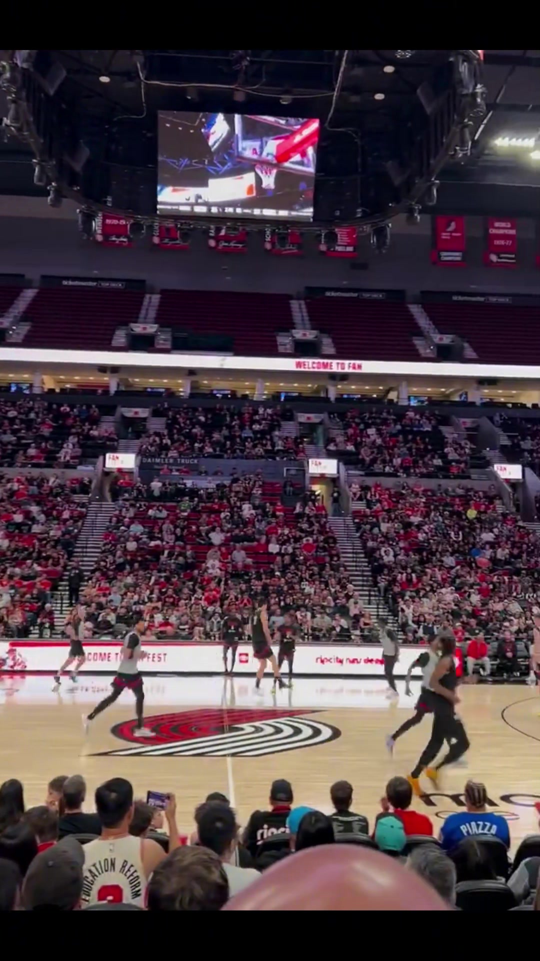 強勢回應(yīng)楊瀚森擋拆順下迎著克林根正面上籃打板21