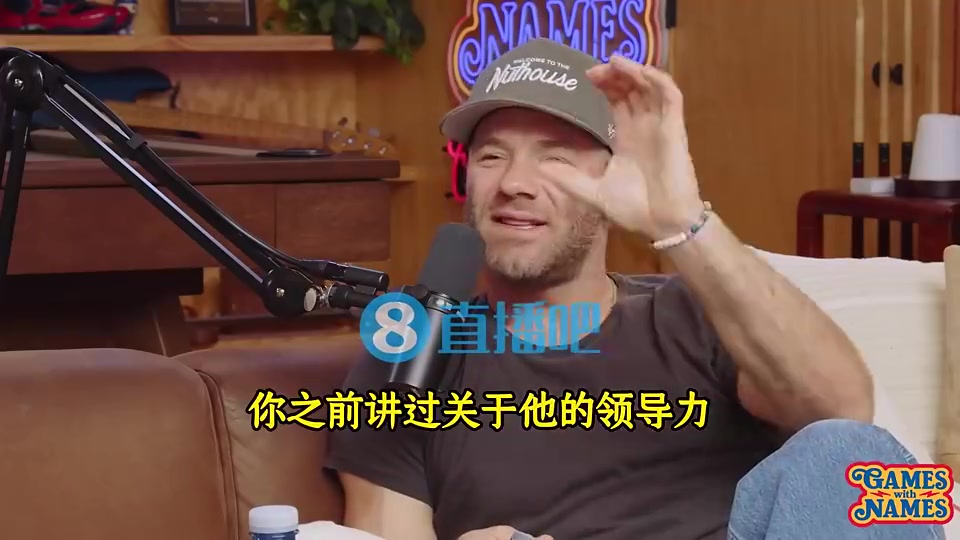 珍妮此前詹姆斯身體強(qiáng)壯無比像一列火車朝我沖來我會(huì)尖叫的