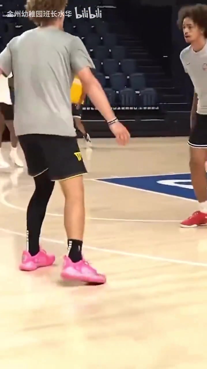 波杰曬休賽期訓(xùn)練剪輯自己在某些方面以布倫森為榜樣