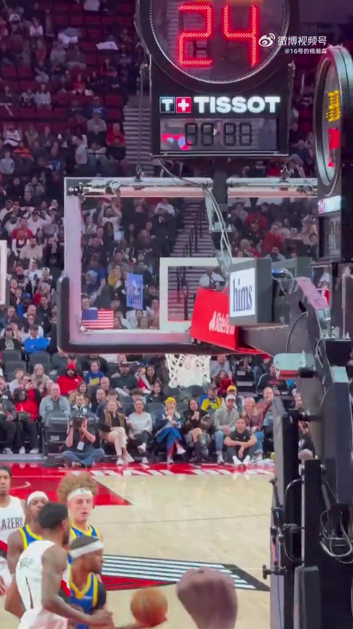 底線視角看楊瀚森這幾個進(jìn)球這傳球假動作把對手晃得結(jié)結(jié)實(shí)實(shí)的