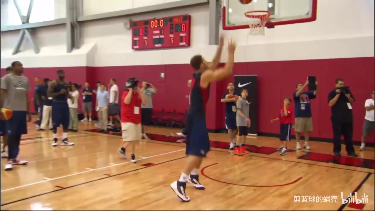 新秀就驚艷全聯(lián)盟的男人格里芬勁爆混剪球風觀賞性拉滿了