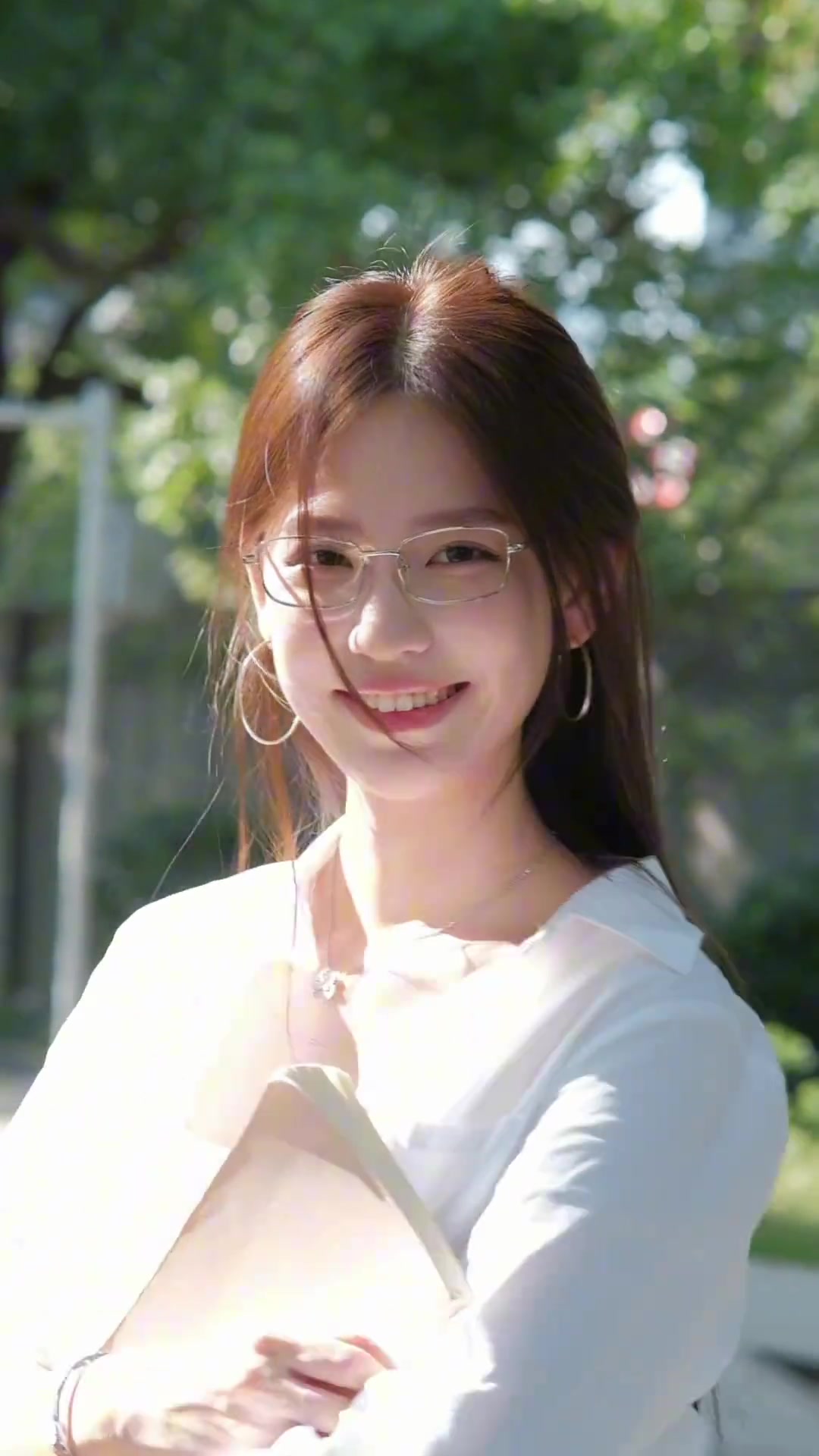 換賽道了雞腿諾的校園風(fēng)穿搭 確實(shí)是美啊