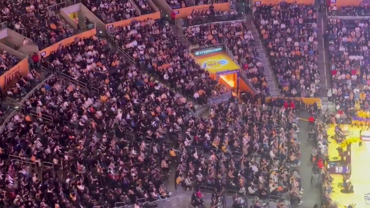 還惦記著這事湖人揭幕戰(zhàn)全場球迷高喊謝謝獨(dú)行俠GM尼科