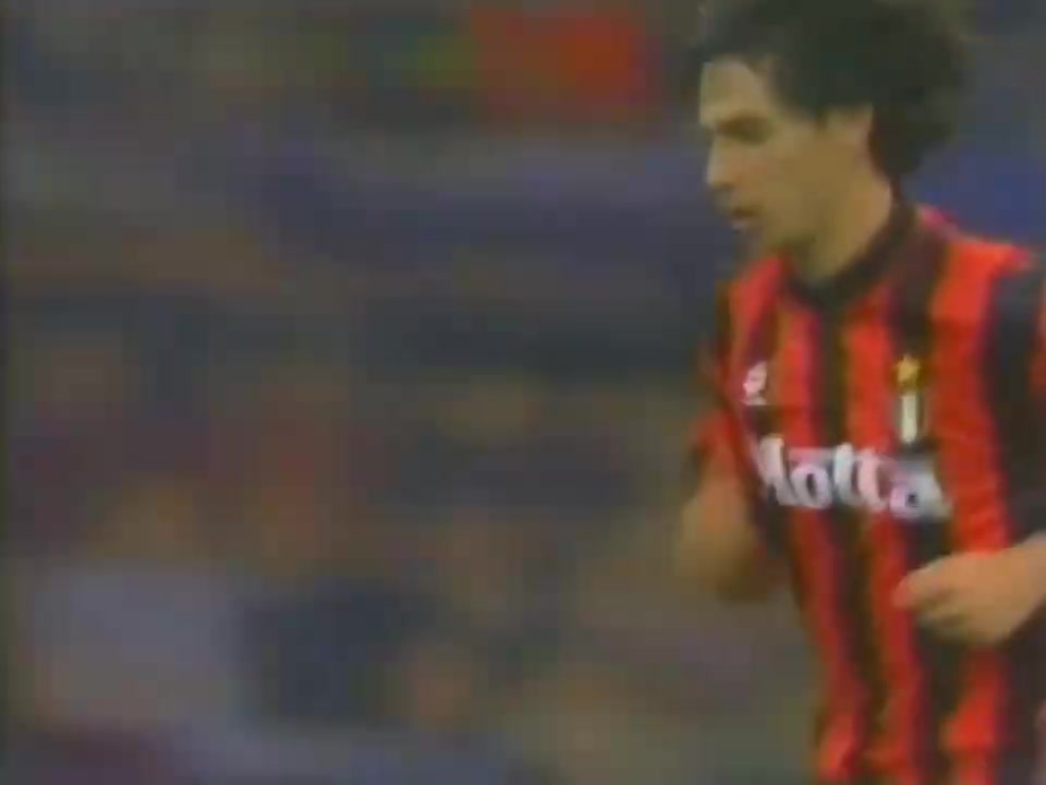 星光璀璨93/94賽季的AC米蘭你都能認(rèn)出誰來