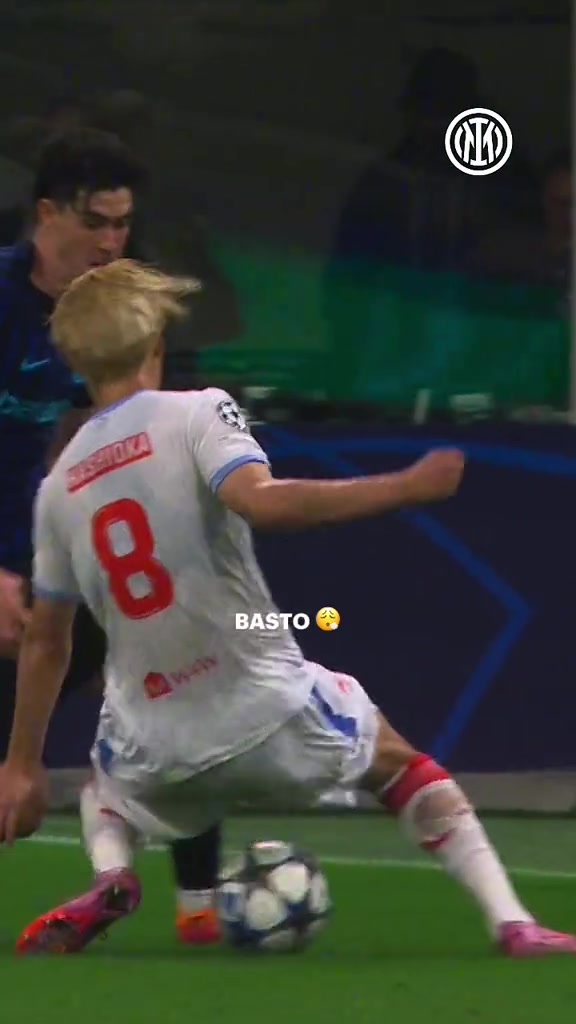 最強左中衛(wèi)國米官推你敢相信這是一名中衛(wèi)球員做出的動作嗎