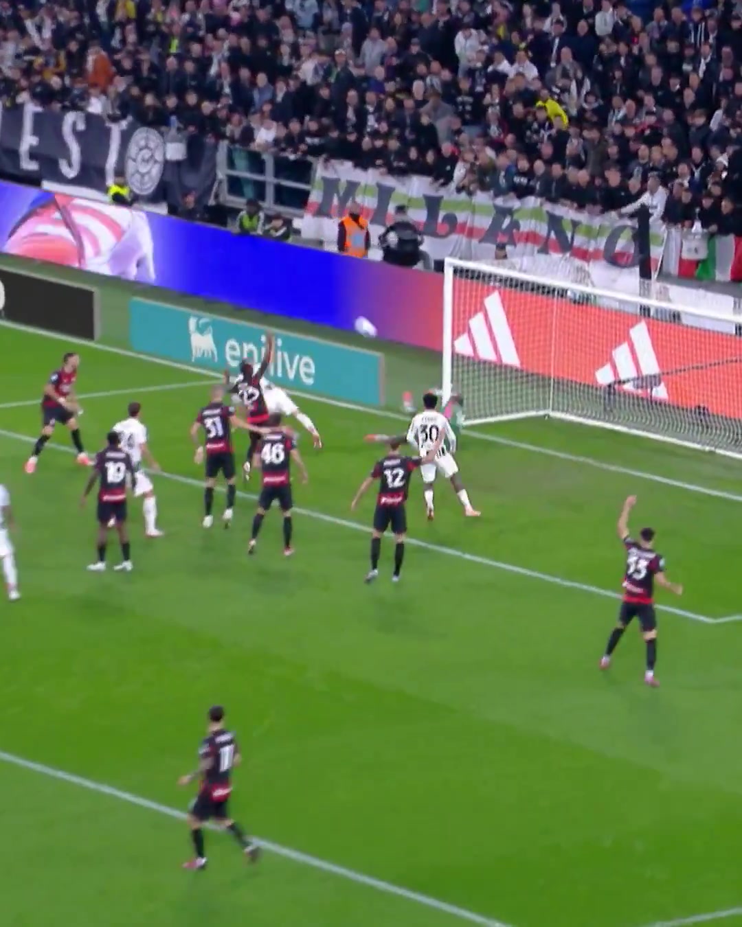 再回顧邁尼昂撲出了尤文近在咫尺的射門(mén)