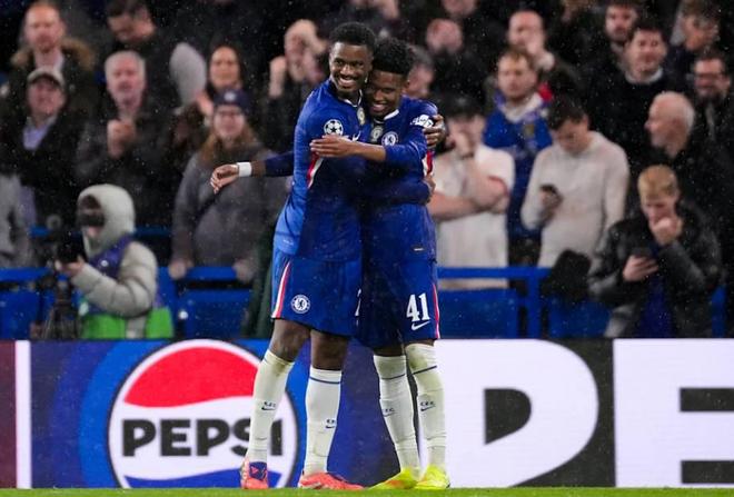 哈托：紅牌讓比賽變?nèi)菀椎覀儧]放松；年輕不會(huì)是球隊(duì)的障礙