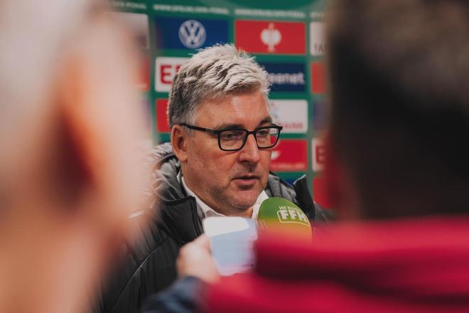 法蘭克福高層：裁判賽后向我承認(rèn)多特進(jìn)球越位，但當(dāng)時(shí)沒看見