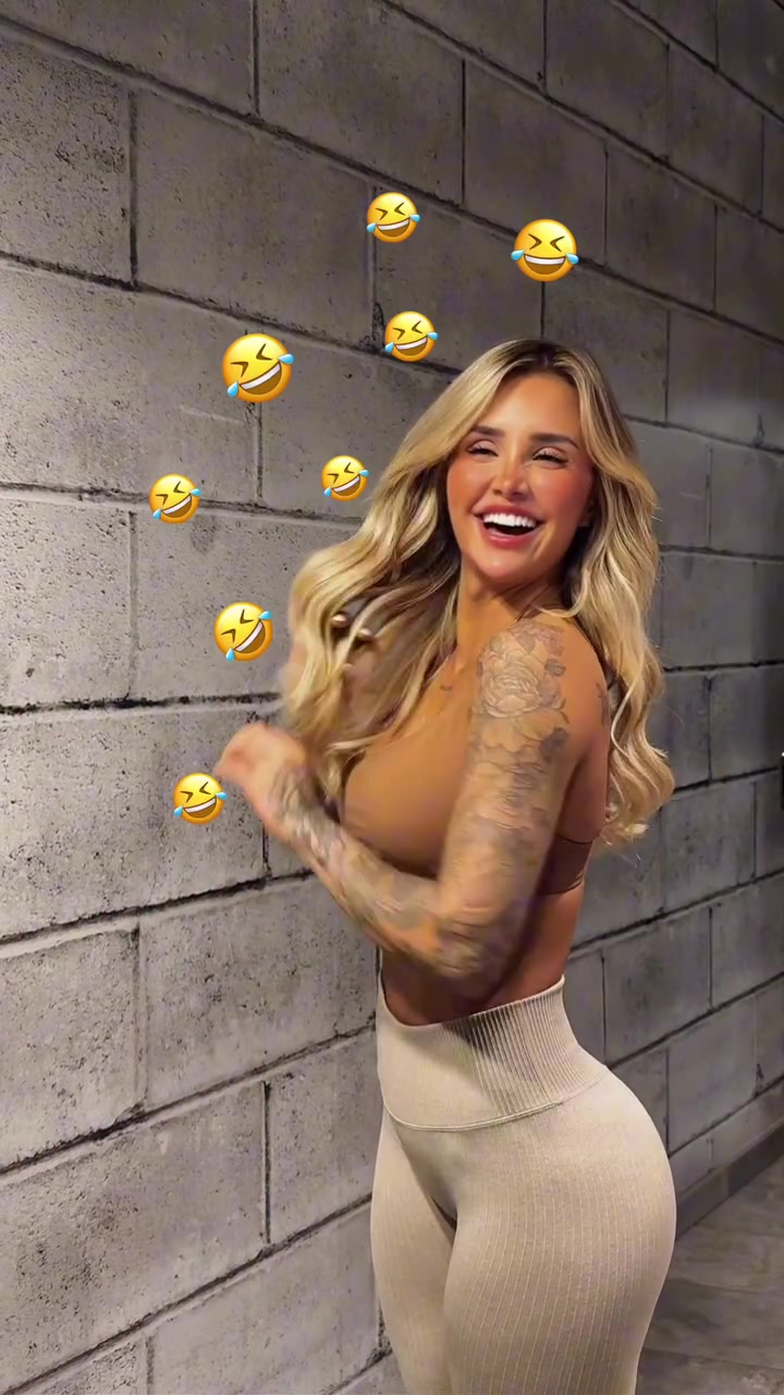 超絕馬甲線羅德里戈前女友這身材誰不迷糊難怪分手了