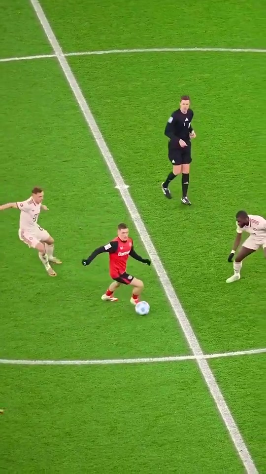 三英戰(zhàn)呂布基米希都這樣了還是攔不住維爾茨