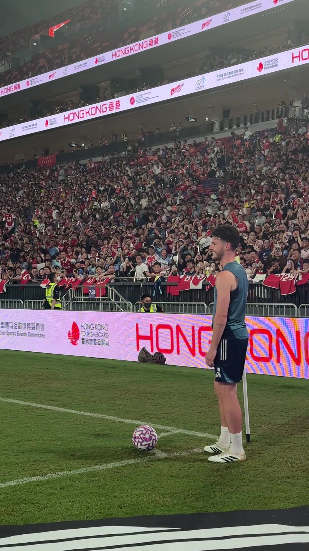 阿森納香港公開訓練賴斯這表情絕對是被喊爽了