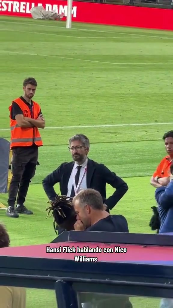 期待一手網(wǎng)友曬出此前弗里克與尼科竊竊私語的視頻