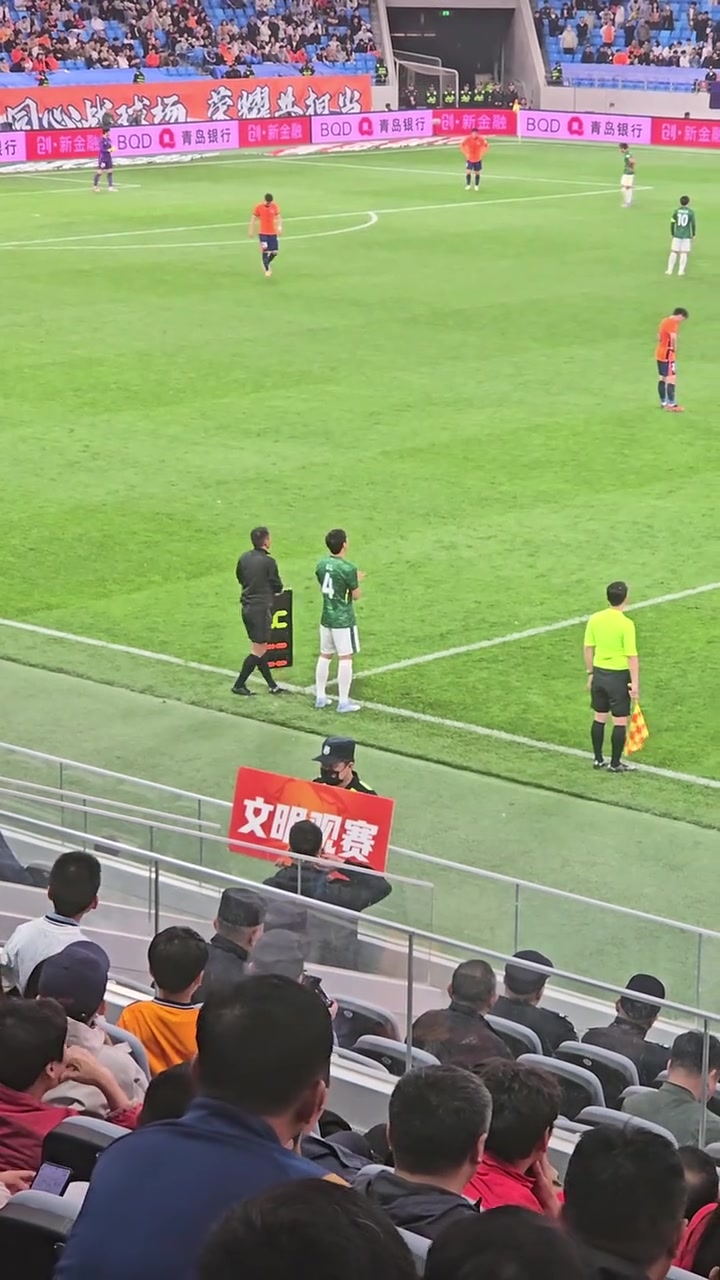 一起沖冠國安大將李磊社媒自宣留隊(duì)和兄弟們?yōu)楸本?zhàn)斗到最后