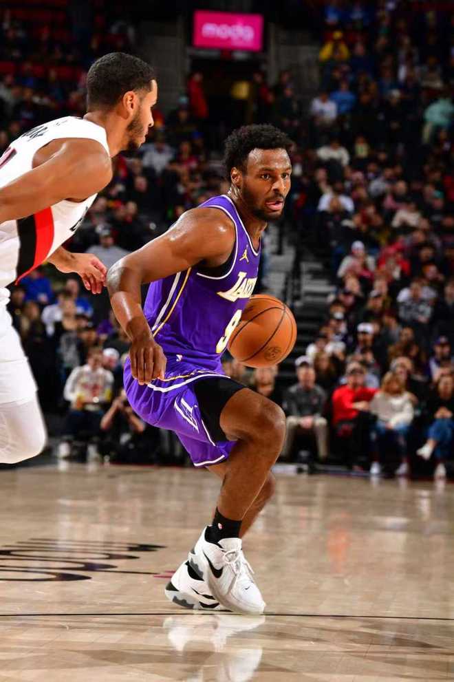 追平生涯紀(jì)錄！佈朗尼5+6助攻賽季首進(jìn)三分 連獲重用太勵(lì)志