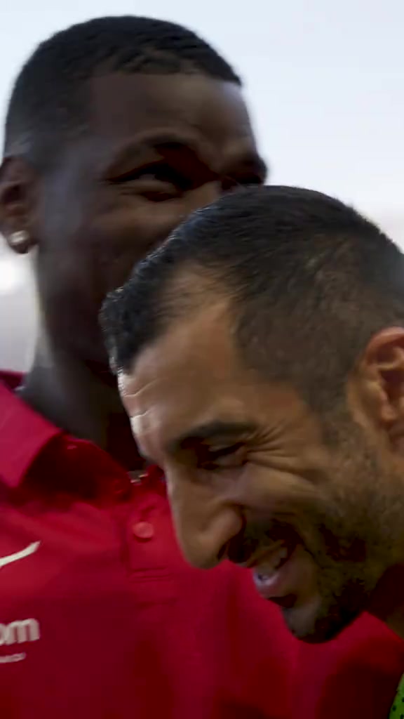 憶往昔博格巴與兩位老隊友姆希塔良和達米安寒暄