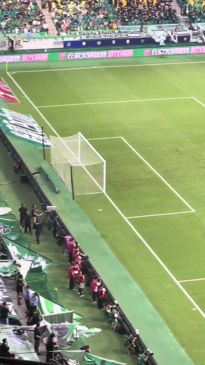 不離不棄工體現(xiàn)場實拍御林軍死忠看臺高喊跟丫死磕