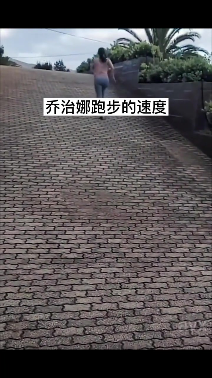 堅持多年的訓(xùn)練名場面C羅和喬治娜一起到戶外鍛煉