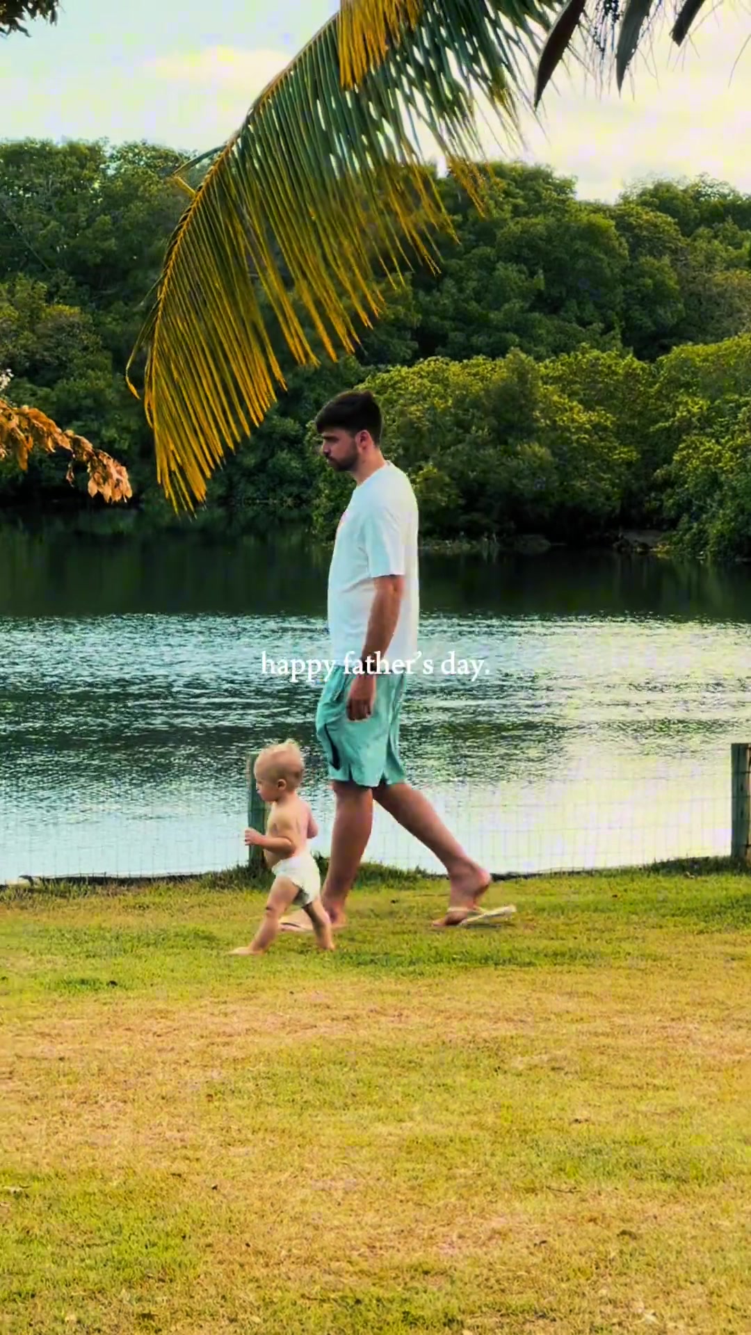 好爸爸泰山外援澤卡愛(ài)妻社媒發(fā)布澤卡帶娃的美好時(shí)光