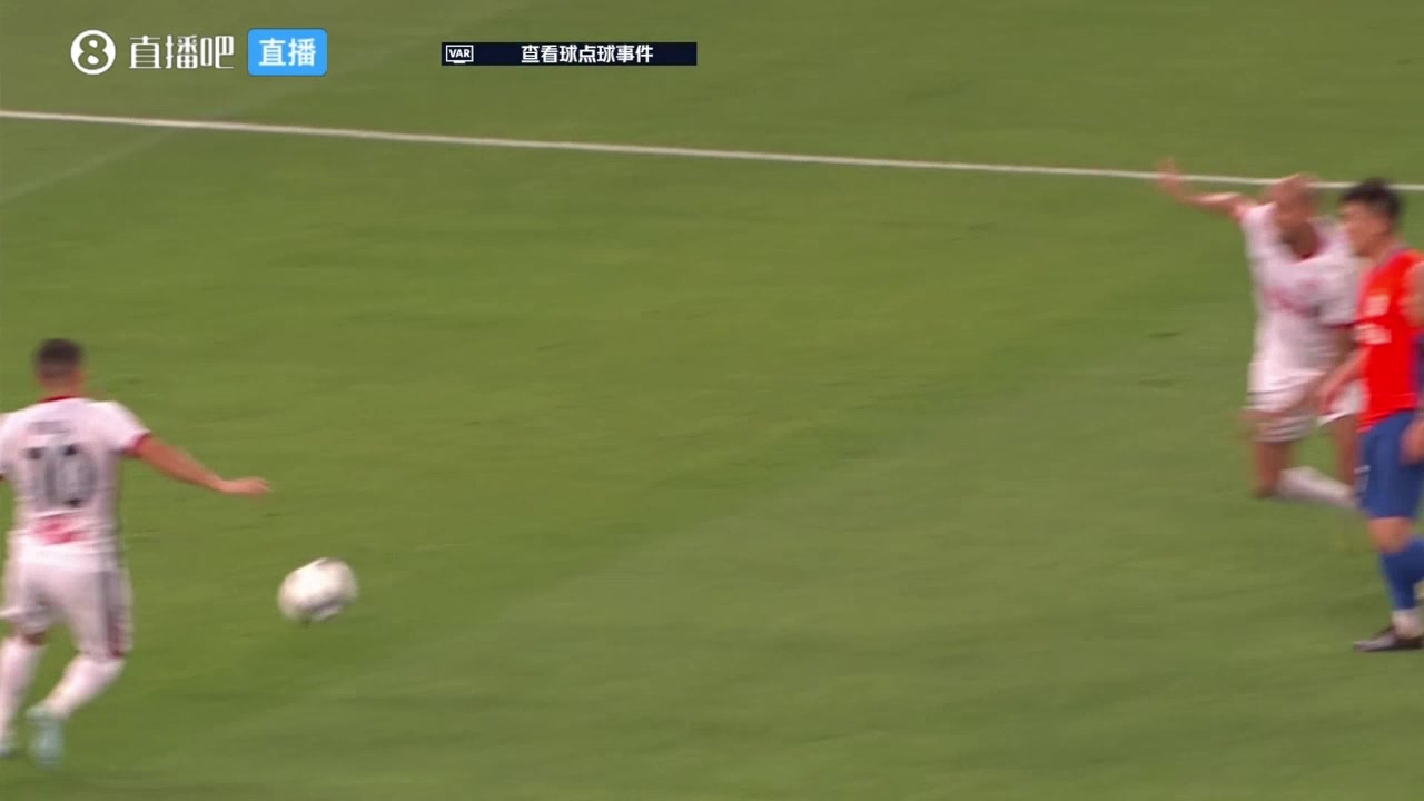 黃政宇手球送點周定洋點射破門蓉城3-1領先泰山