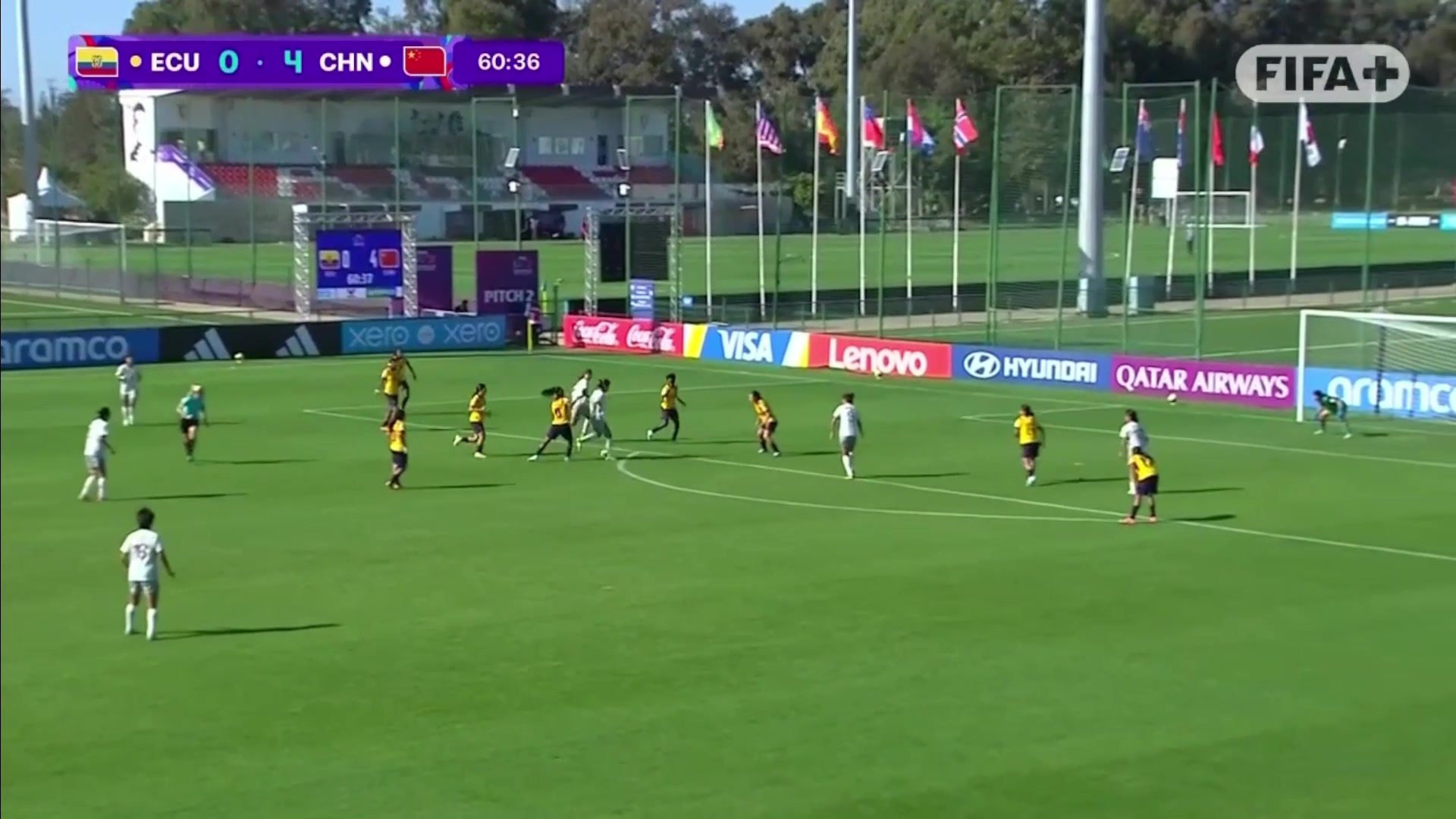 可惜了周欣怡點(diǎn)球擊中立柱彈出