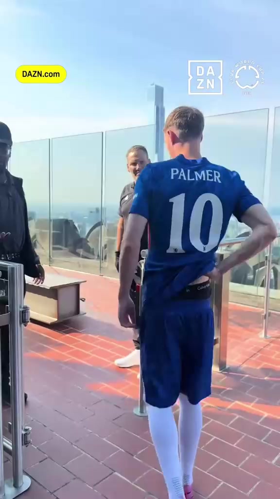 帕爾默完勝金球獎頭號熱門此前世俱杯預(yù)熱帕爾默和登貝萊出鏡