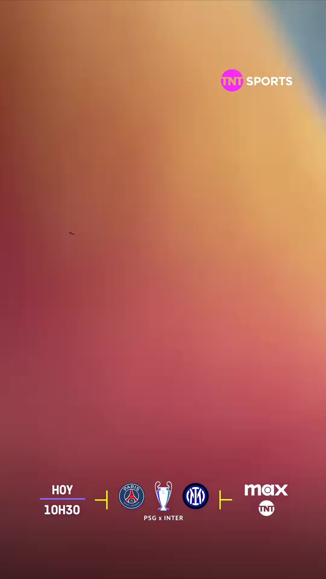 歐冠女主持一身清涼透氣裝這身材真是羨煞旁人