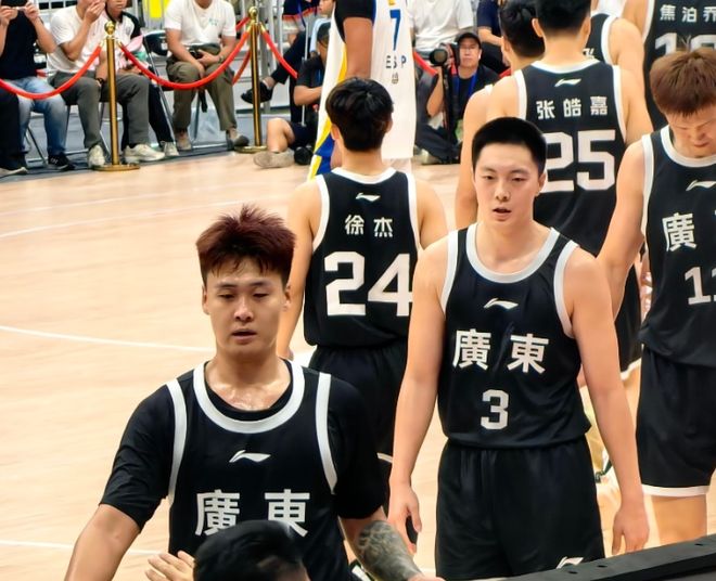 廣東12人名單出爐！黎伊揚和三張落選，4日戰(zhàn)山東，杜鋒不容有失