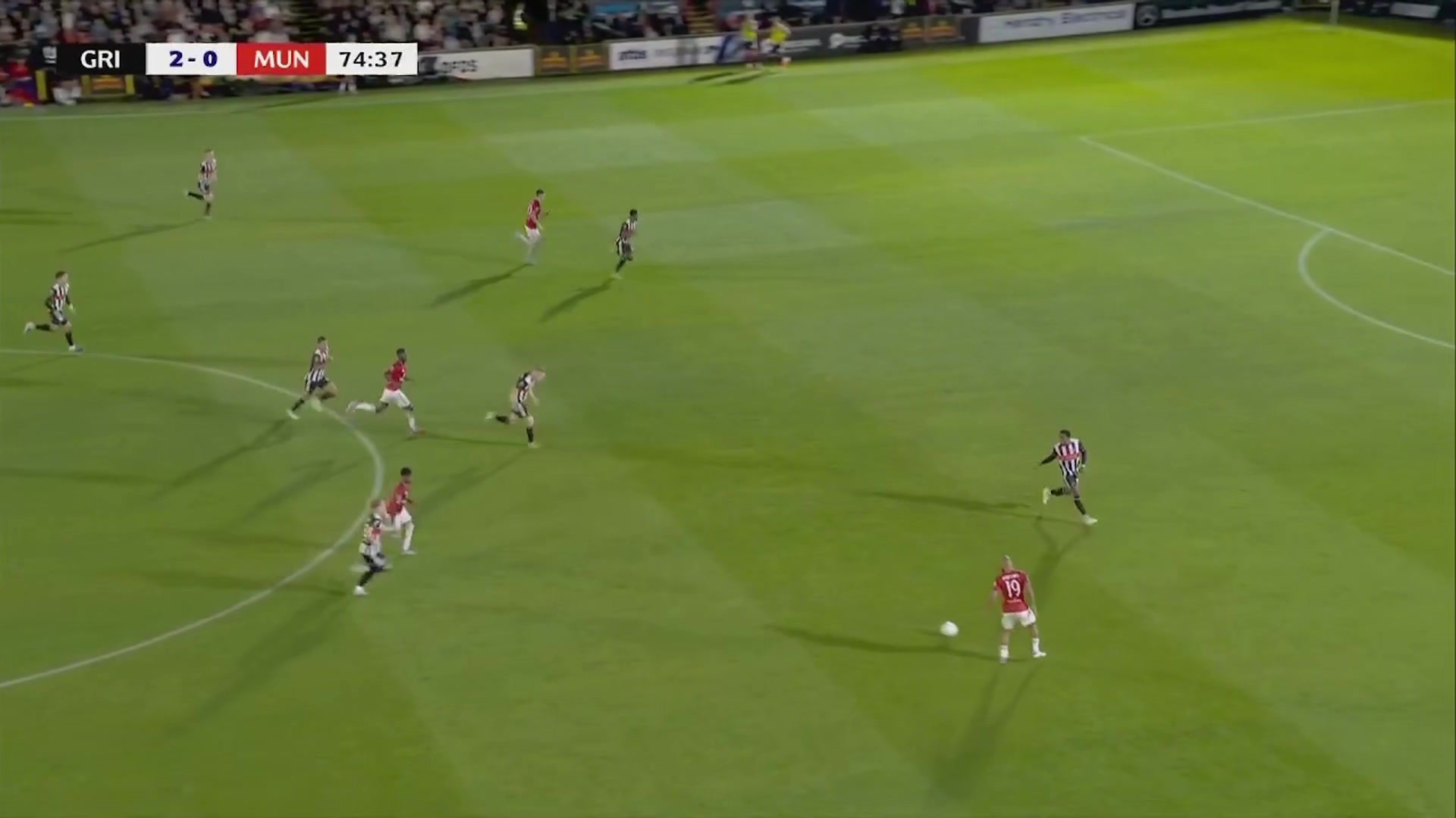 反擊開始梅努分邊姆伯莫隱蔽射門斬獲曼聯(lián)生涯處子球