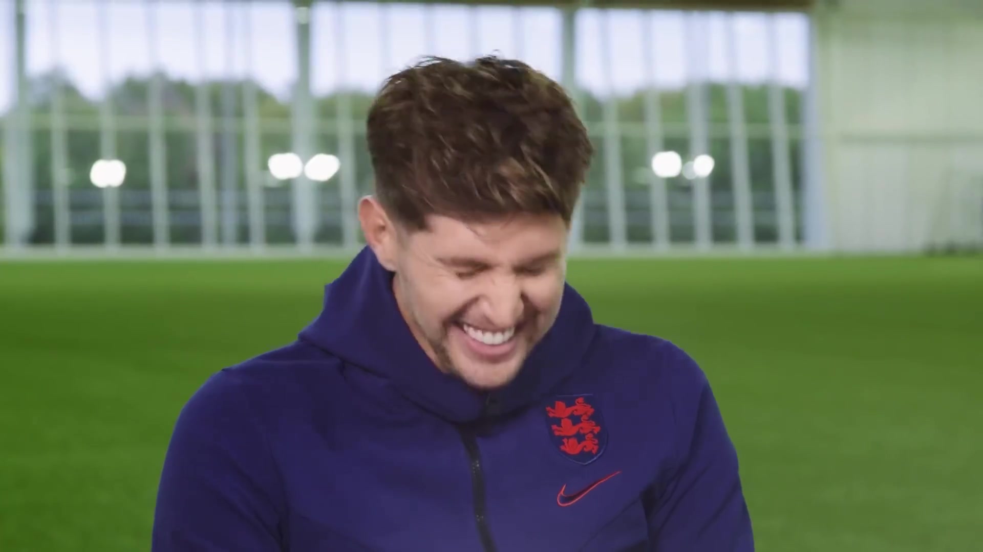 知名節(jié)目斯通斯21年做客節(jié)目炸雞店約會(huì)尬聊天花板