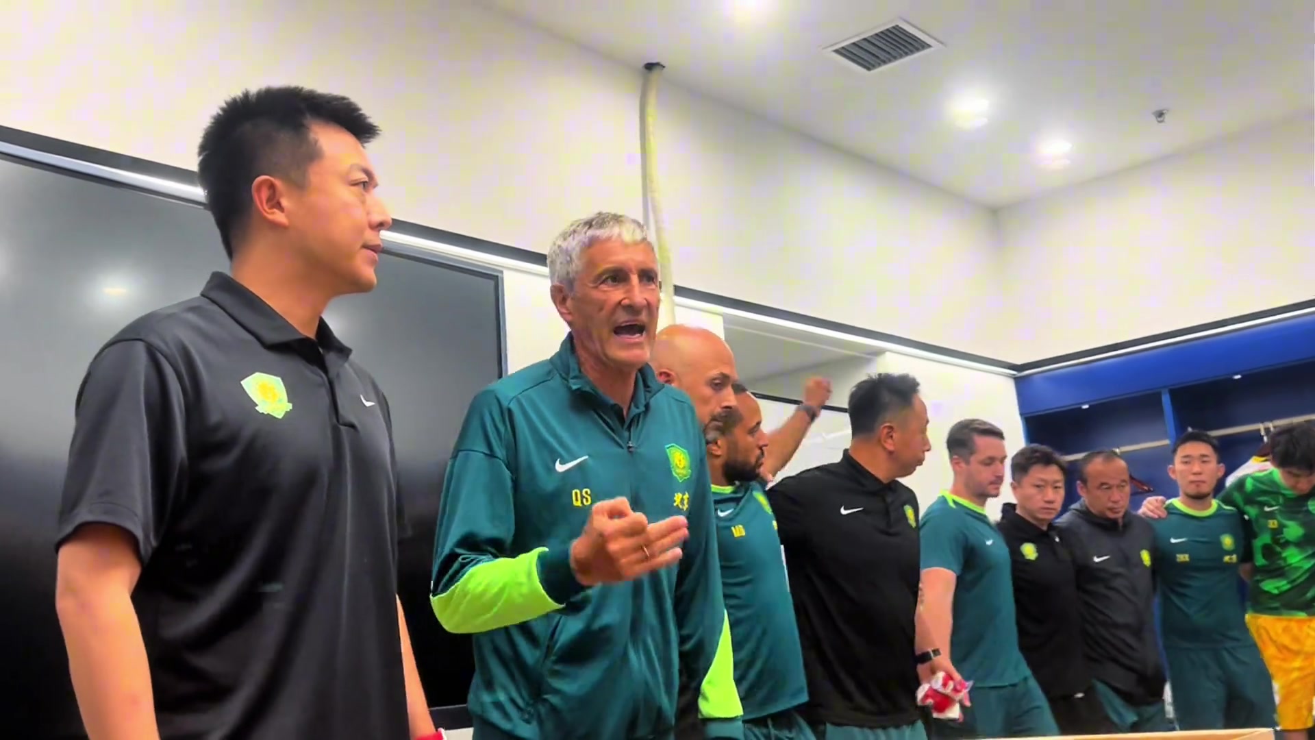 實(shí)拍塞蒂恩張稀哲足協(xié)杯賽前動(dòng)員重要的冠軍賽當(dāng)決賽去踢