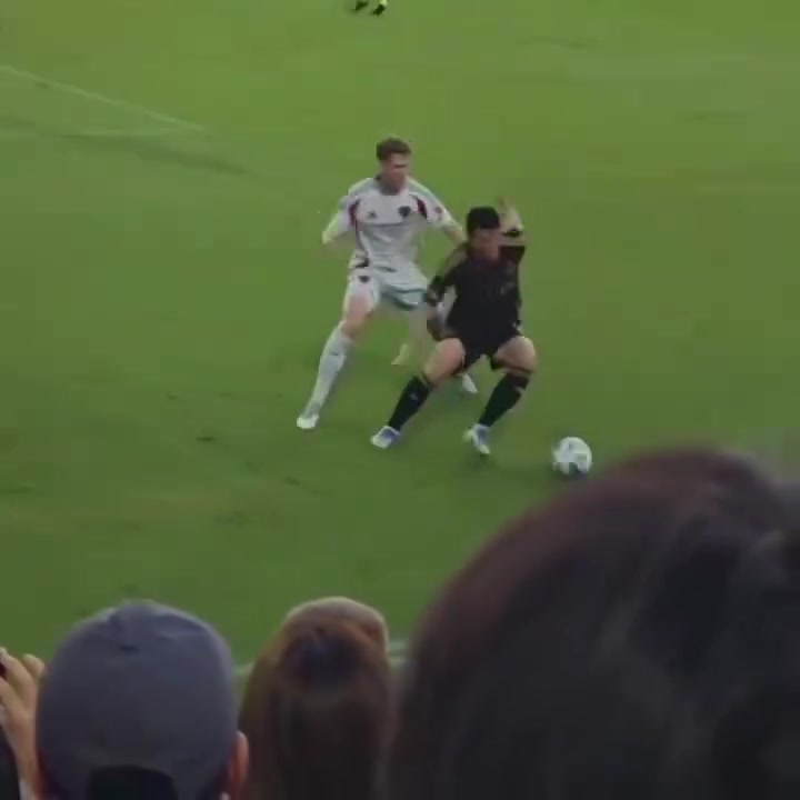 降維打擊現(xiàn)場(chǎng)實(shí)拍孫興慜展現(xiàn)絲滑擺脫讓球迷沸騰