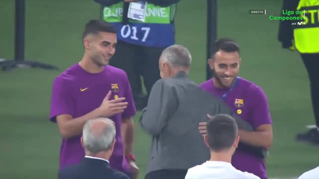 太熟了巴薩球員賽前和恩里克敘舊費蘭有點逗啊