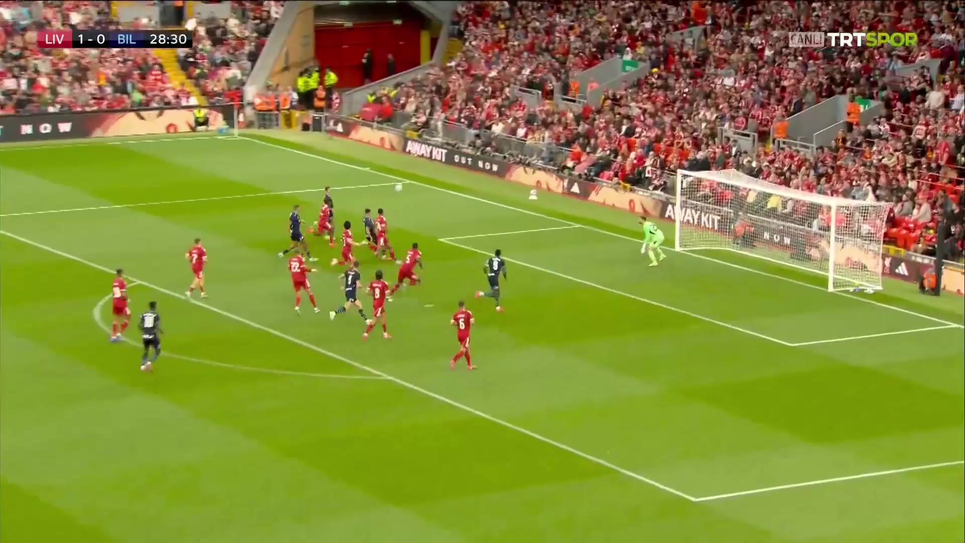 畢巴1-1扳平利物浦桑謝特禁區(qū)內(nèi)無人盯防打門得手