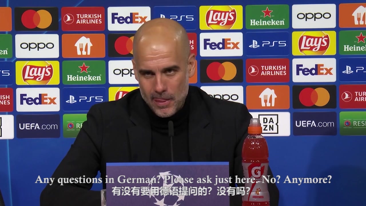 渴望展示的瓜名場(chǎng)面瓜迪奧拉迫不及待想展示自己的德語(yǔ)