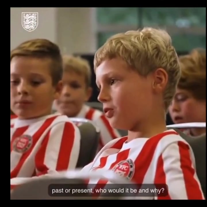 左腳將薩卡此前我想跟梅西一起踢球他是個(gè)無(wú)私的團(tuán)隊(duì)球員