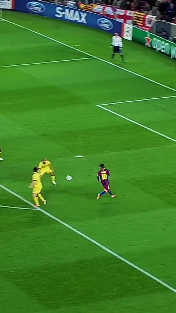 這球太恐怖了單刀面對門將敢這么操作的除了梅西還有誰