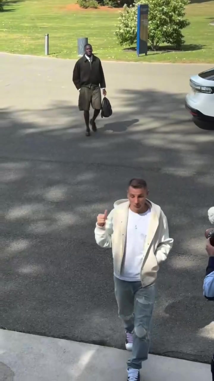 不愧是時(shí)尚之都法國(guó)眾將穿搭?；倏嘶頃r(shí)尚超模