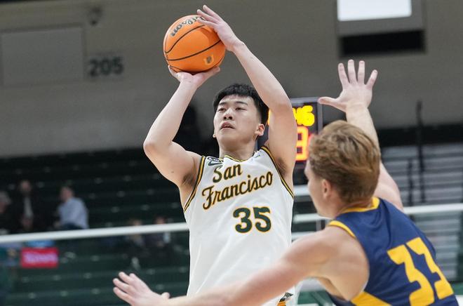 轟9分4板！中國男籃20歲2米06新星留洋閃耀：奪新賽季開門紅