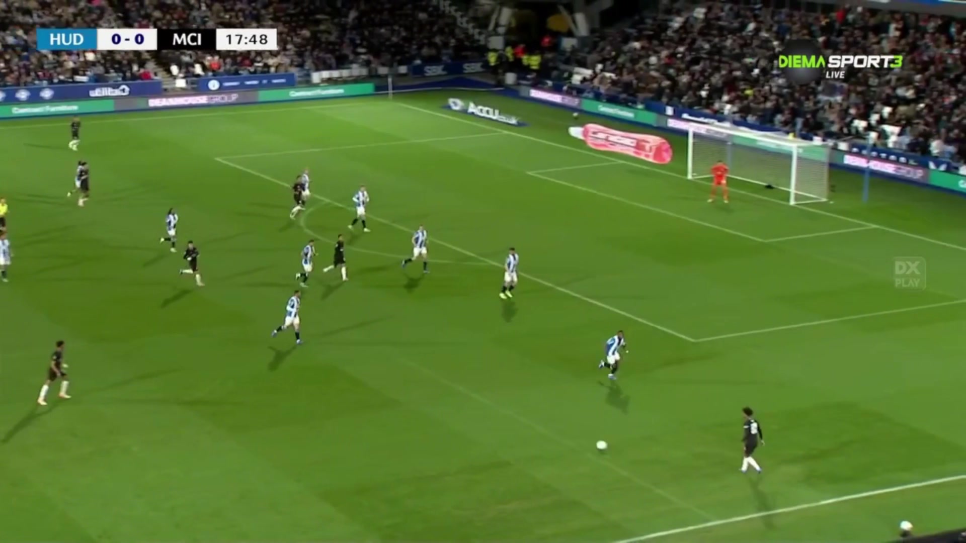 這球漂亮福登禁區(qū)外貼地斬破門曼城1-0領(lǐng)先哈德斯菲爾德