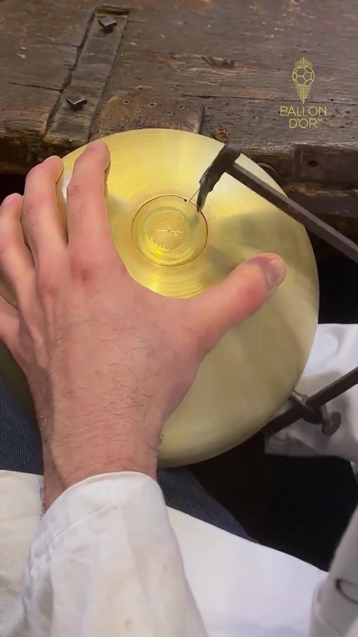 金球獎(jiǎng)獎(jiǎng)杯原來(lái)是這樣制作的