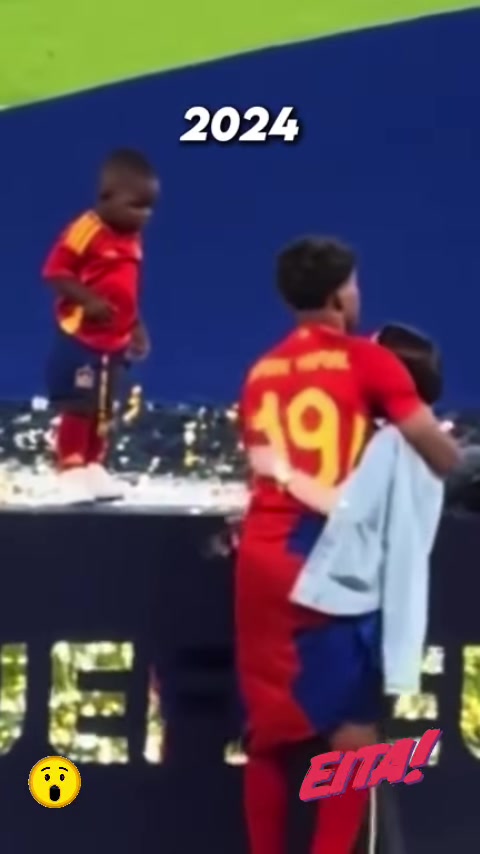 亞馬爾前女友當(dāng)時(shí)被拍到坐在男性腿上而今亞馬爾轉(zhuǎn)投大姐姐