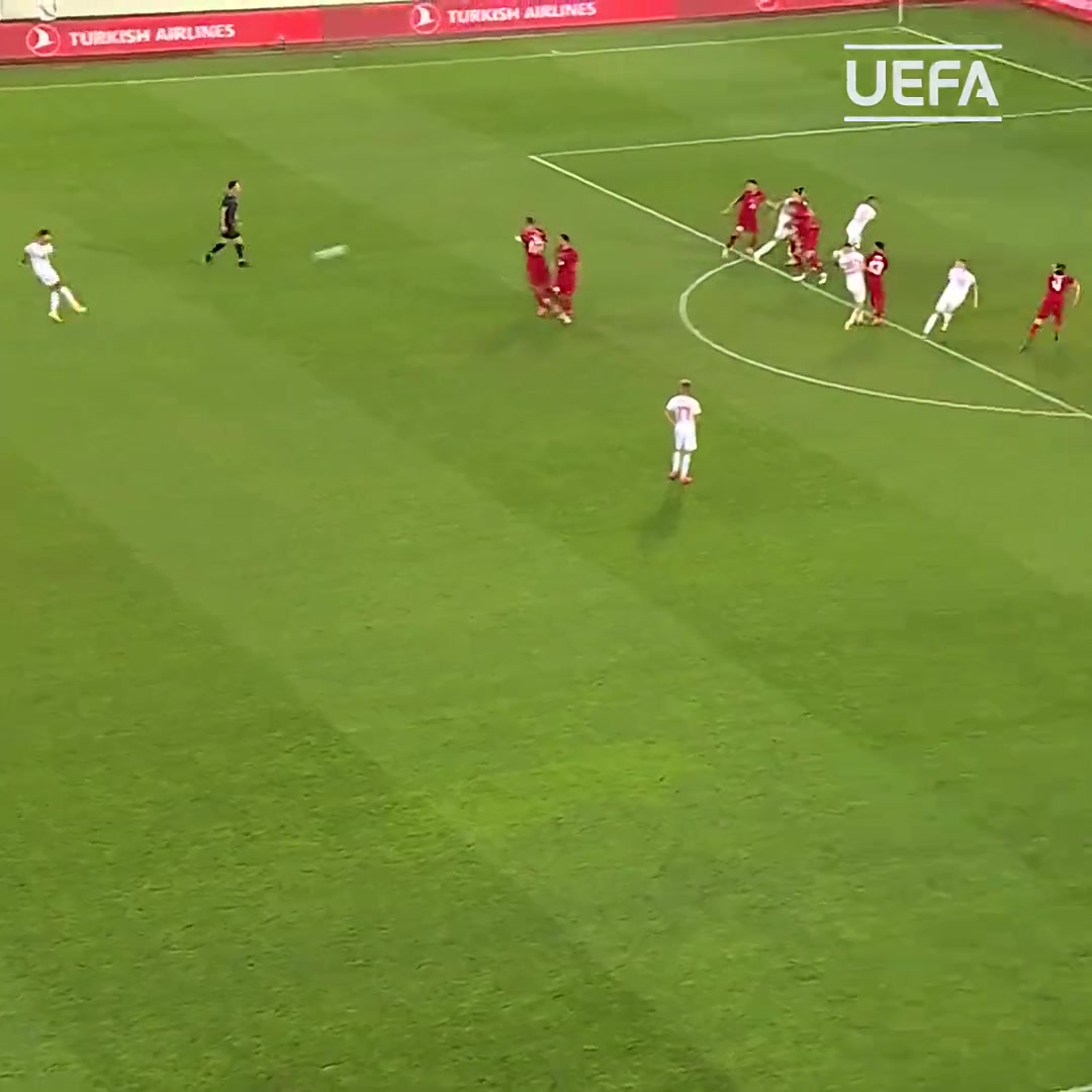 比昨晚的更牛索博去看看我對土耳其的任意球吧